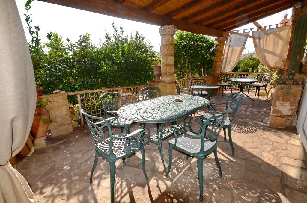 Felline In Bed&Breakfast Dimora Di Charme El Salento Bagian luar foto