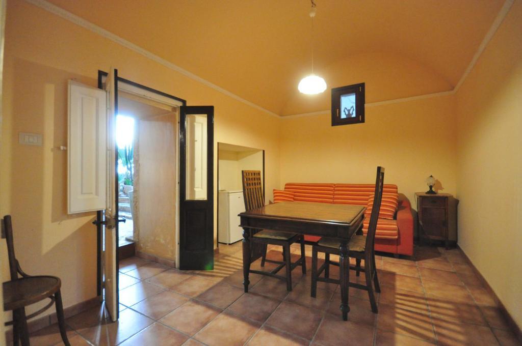 Felline In Bed&Breakfast Dimora Di Charme El Salento Ruang foto